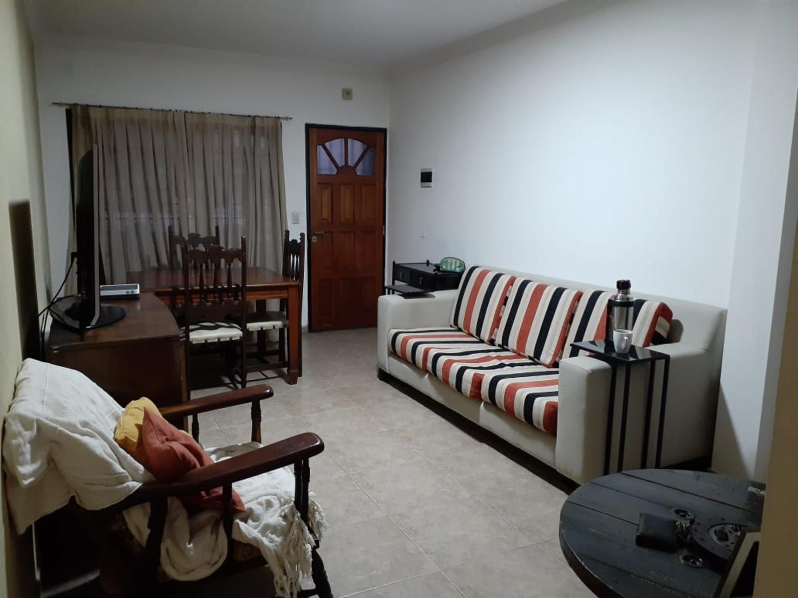 Colombres 732 · Morón — foto 4