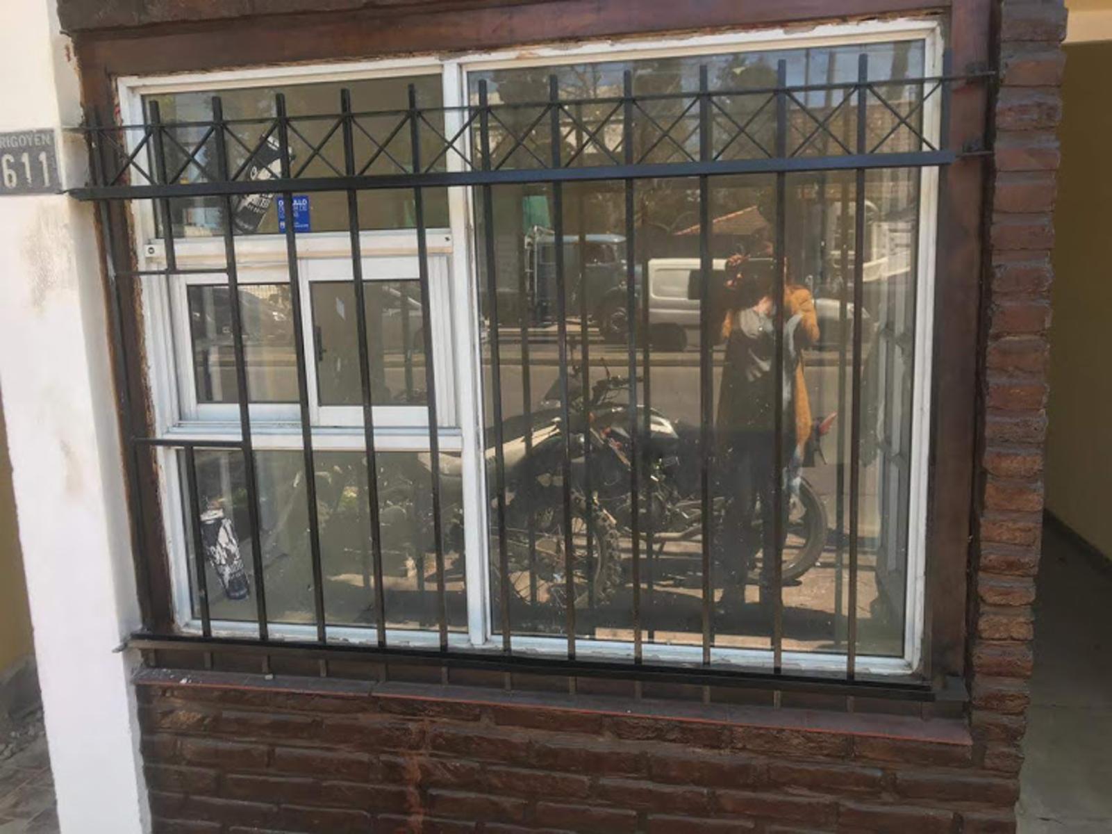 HIPOLITO YRIGOYEN 9615 · Lomas De Zamora — foto 4