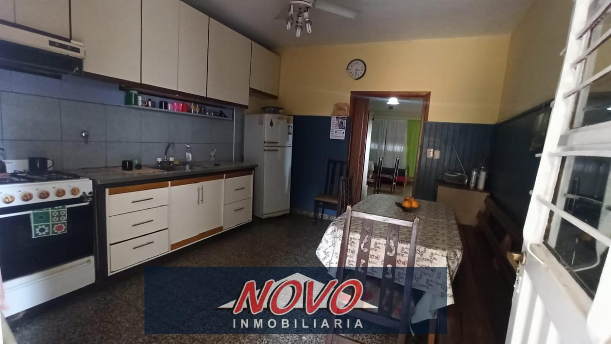 MANUEL PEDRAZA 2100 · Lanús — foto 4