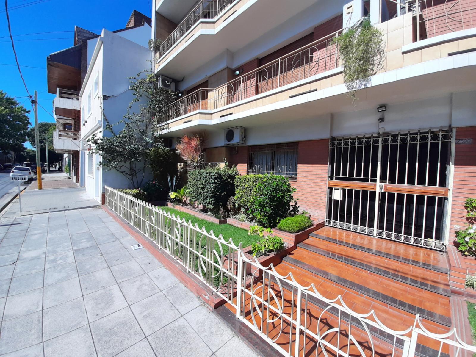 SENADOR PALLARES 2590 · Lanús — foto 4