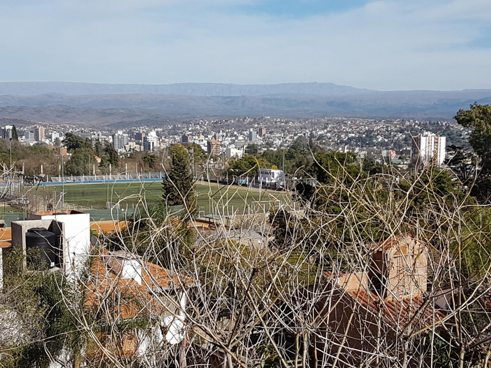 MUY LINDO LOTE EN VENTA EN CARLOS PAZ, CON PROYECTO PARA HERMOSA CASA, EN BARRIO LA CUESTA !
