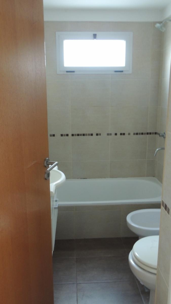 ALMTE. BROWN 200 · Morón — foto 11