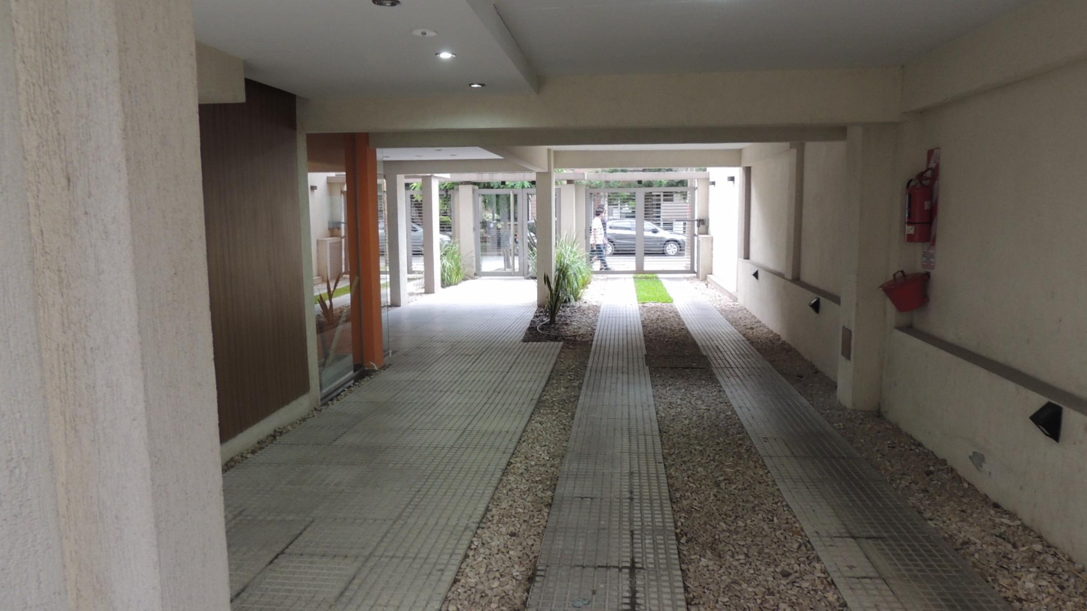 ALMTE. BROWN 200 · Morón — foto 4