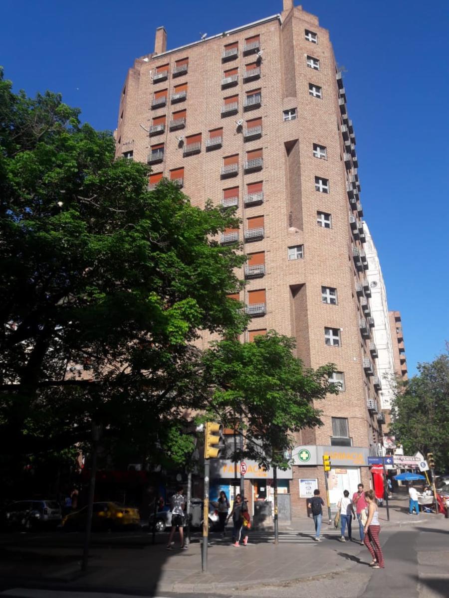 Es tu Ocasion,de ser Dueño en el Corazon Nva Cba Chacabuco 700-1 Dormitorio  Piso 12°Frente.buena vision