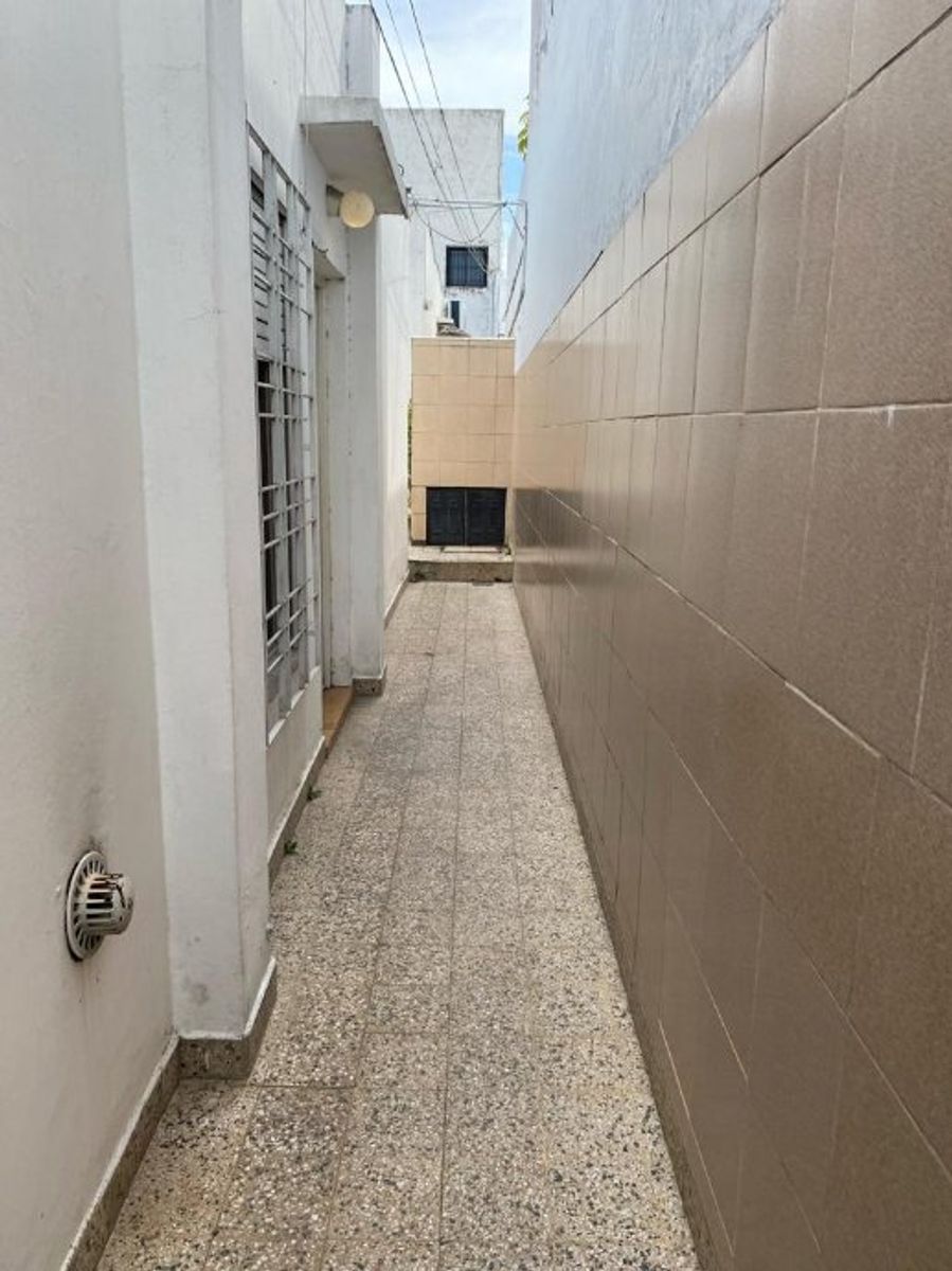 Larrea 356 · Morón — foto 3