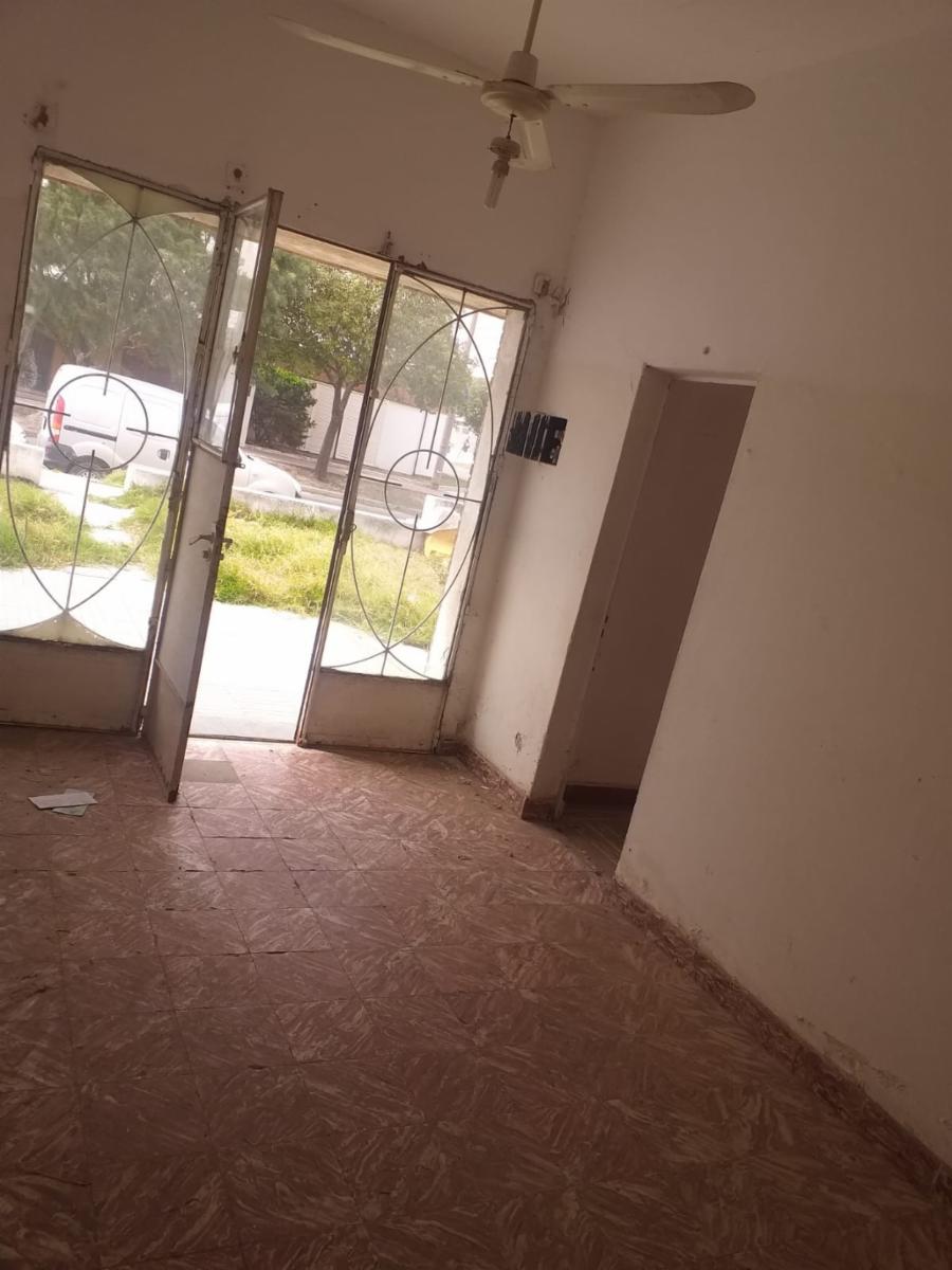 CASA EN VENTA A RECICLAR EXCELENTE UBICACIÓN