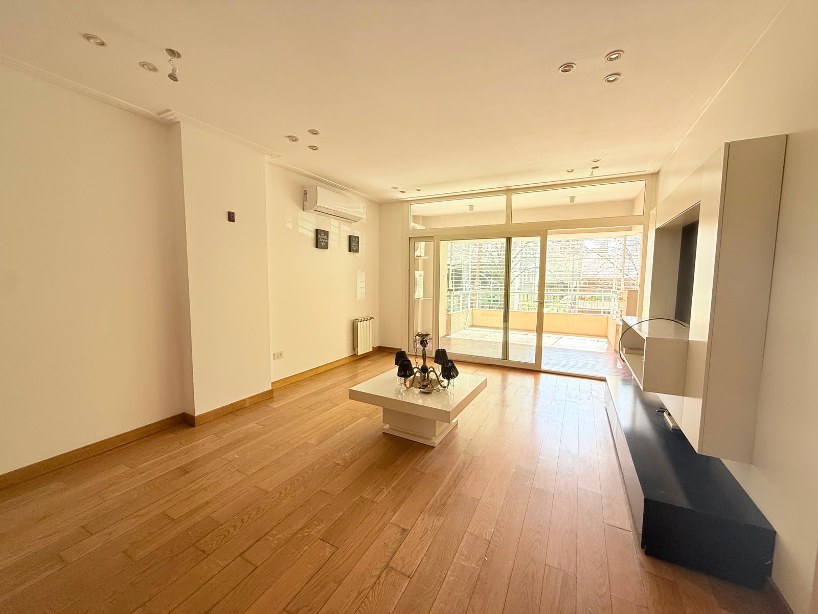 R L FALCON 5700 · Villa Luro — foto 35
