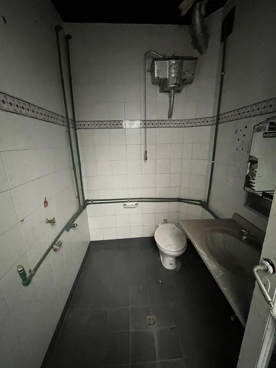 Bartolome Mitre 1010 · Almirante Brown — foto 8