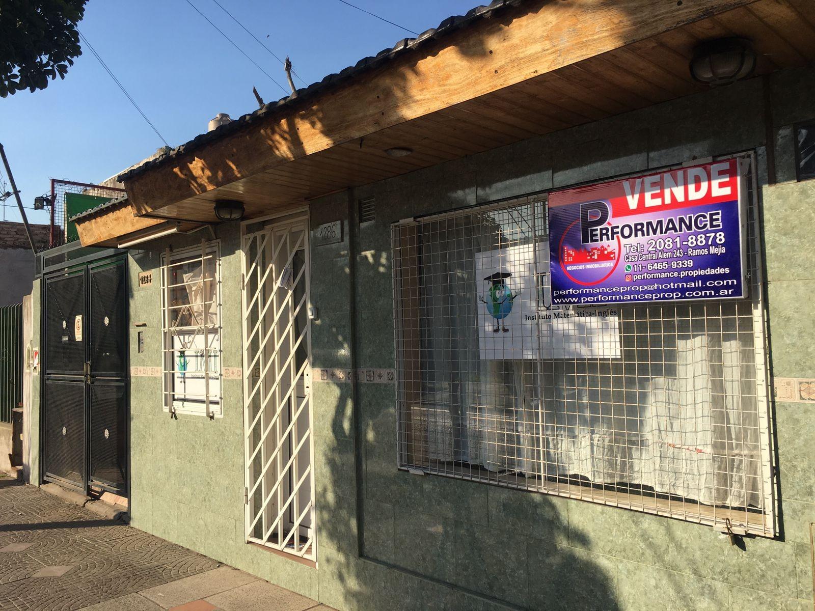 VENTA EN BLOCK CASA 4 AMBIENTES  TRES LOCALES -  RAMOS MEJIA