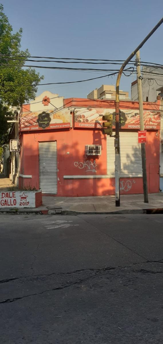 ALQUILO LOCAL EN ESQUINA DE 35 m² SOBRE  CALLE MUY TRANSITADA EN MORÓN