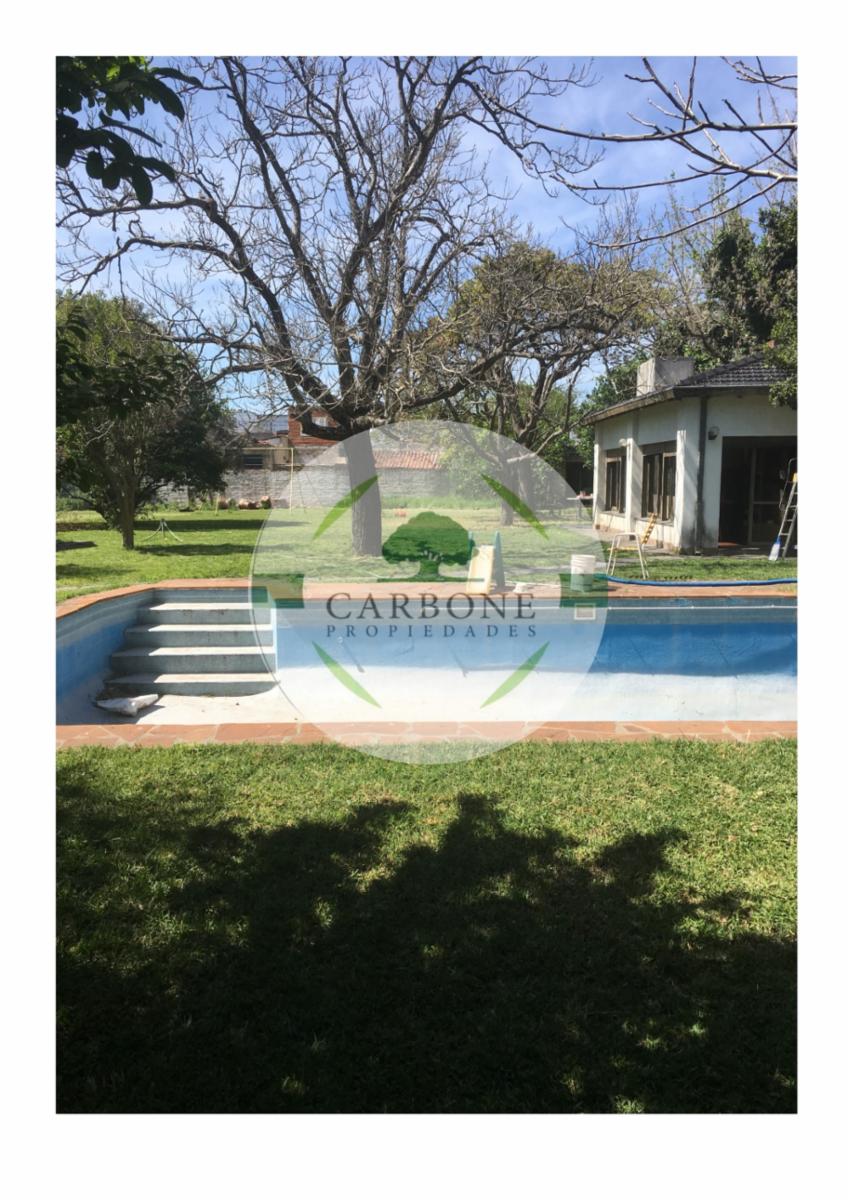 CASA QUINTA EN HURLINGHAM, IDEAL INVERSOR.