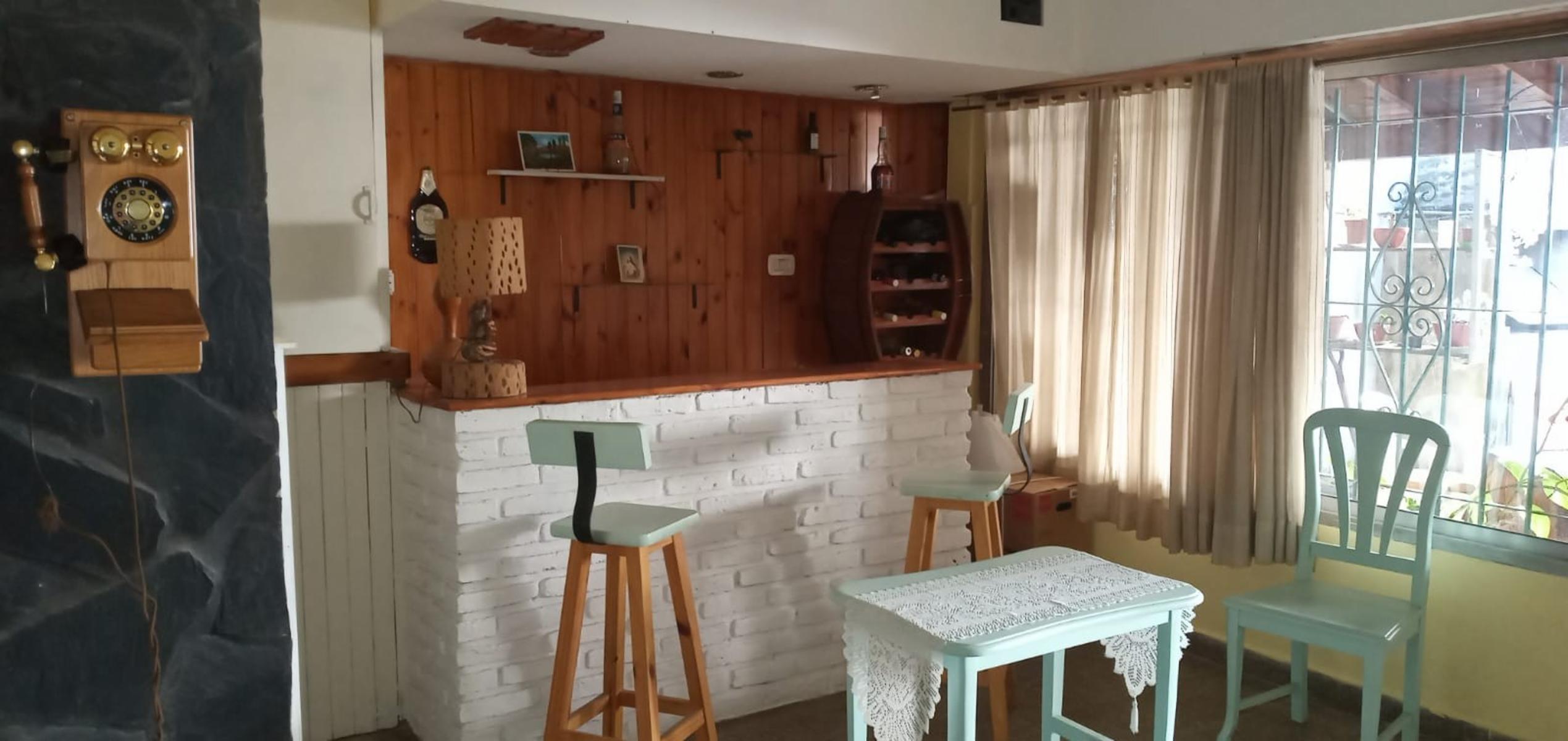 Pellegrini 650 · Almirante Brown — foto 4