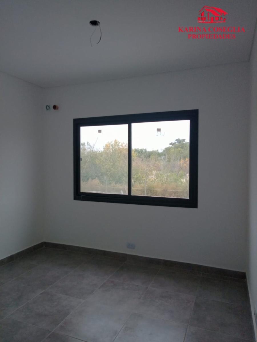 AV DE LOS LAGOS · Escobar — foto 5