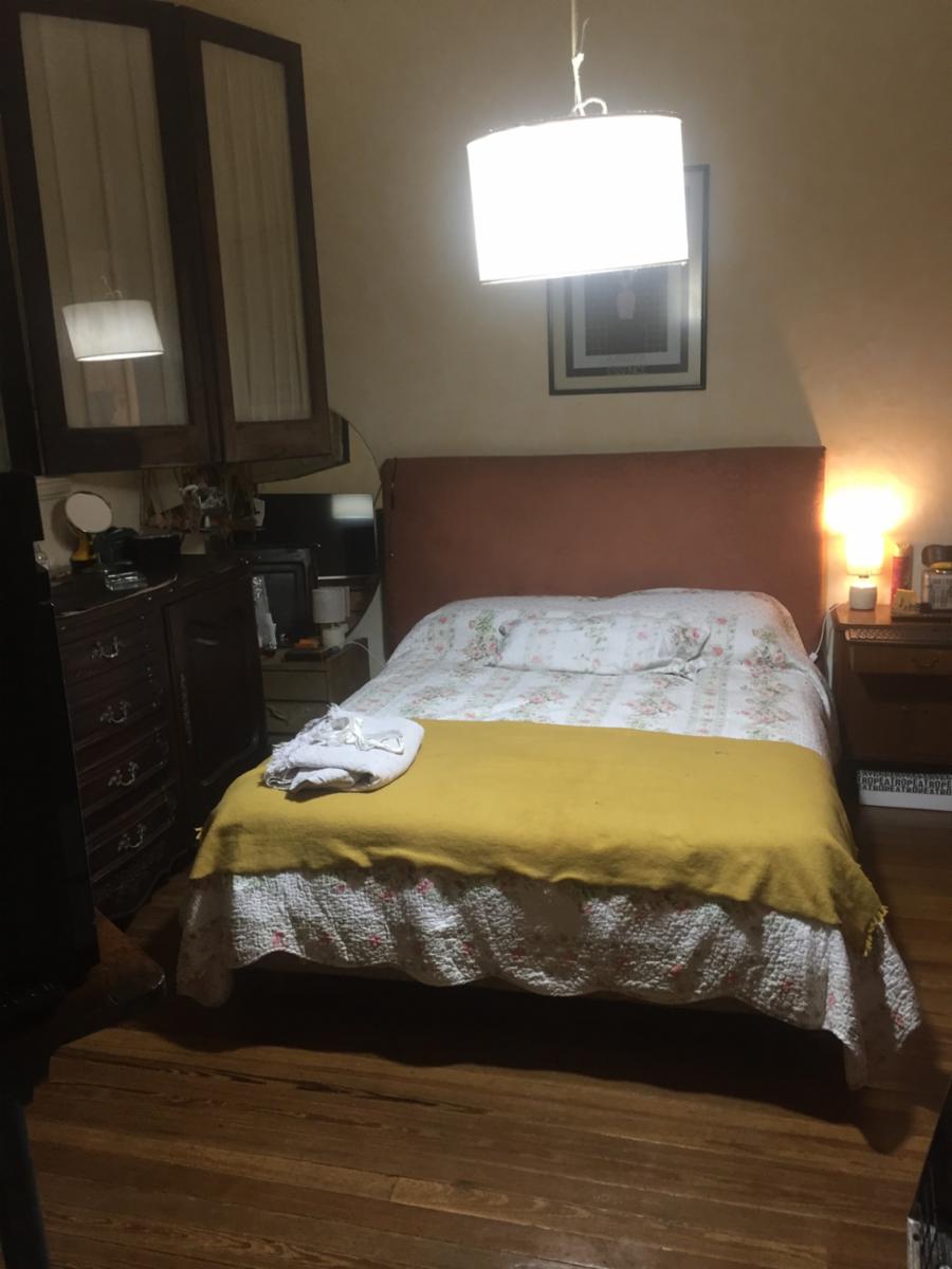 CASA EN ESQUINA ANTIGUA 4 AMB 2 BAÑOS MAS 110 M2 A TERMINAR EN PLANTA ALTA