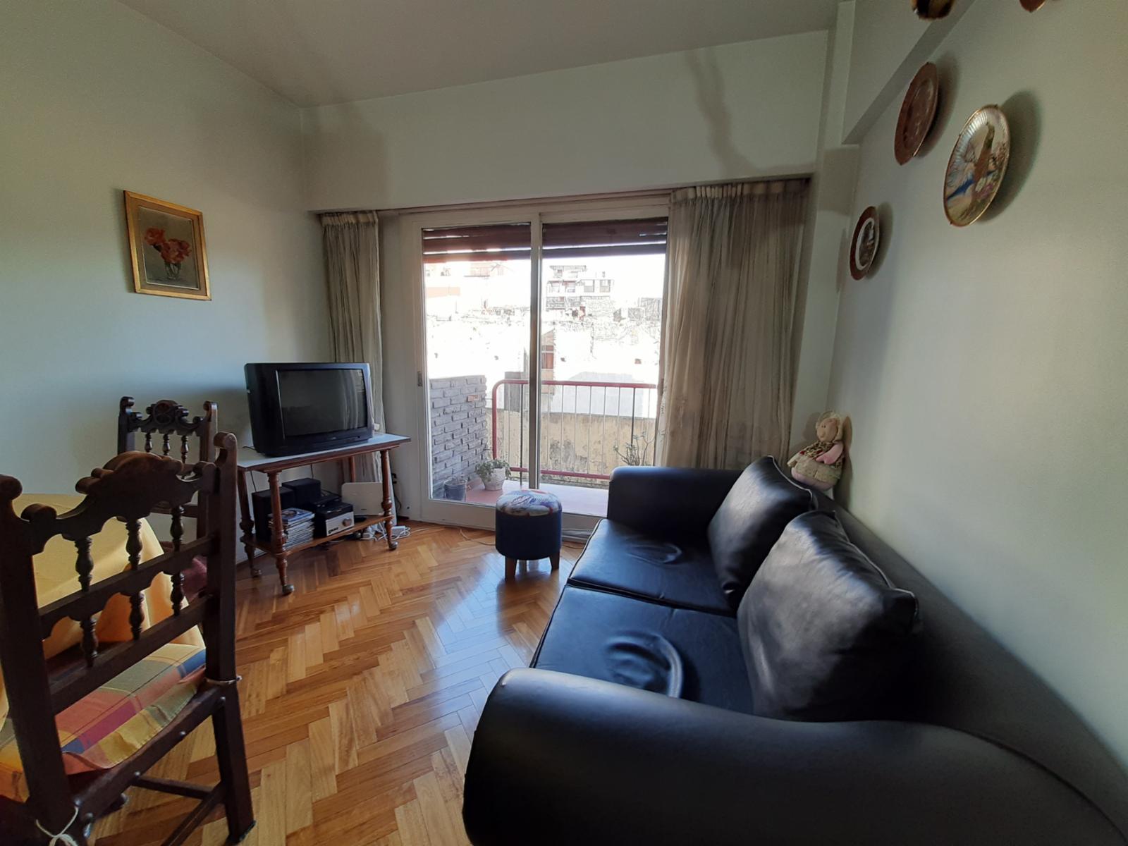 AV BELGRANO 2400 · Balvanera — foto 4