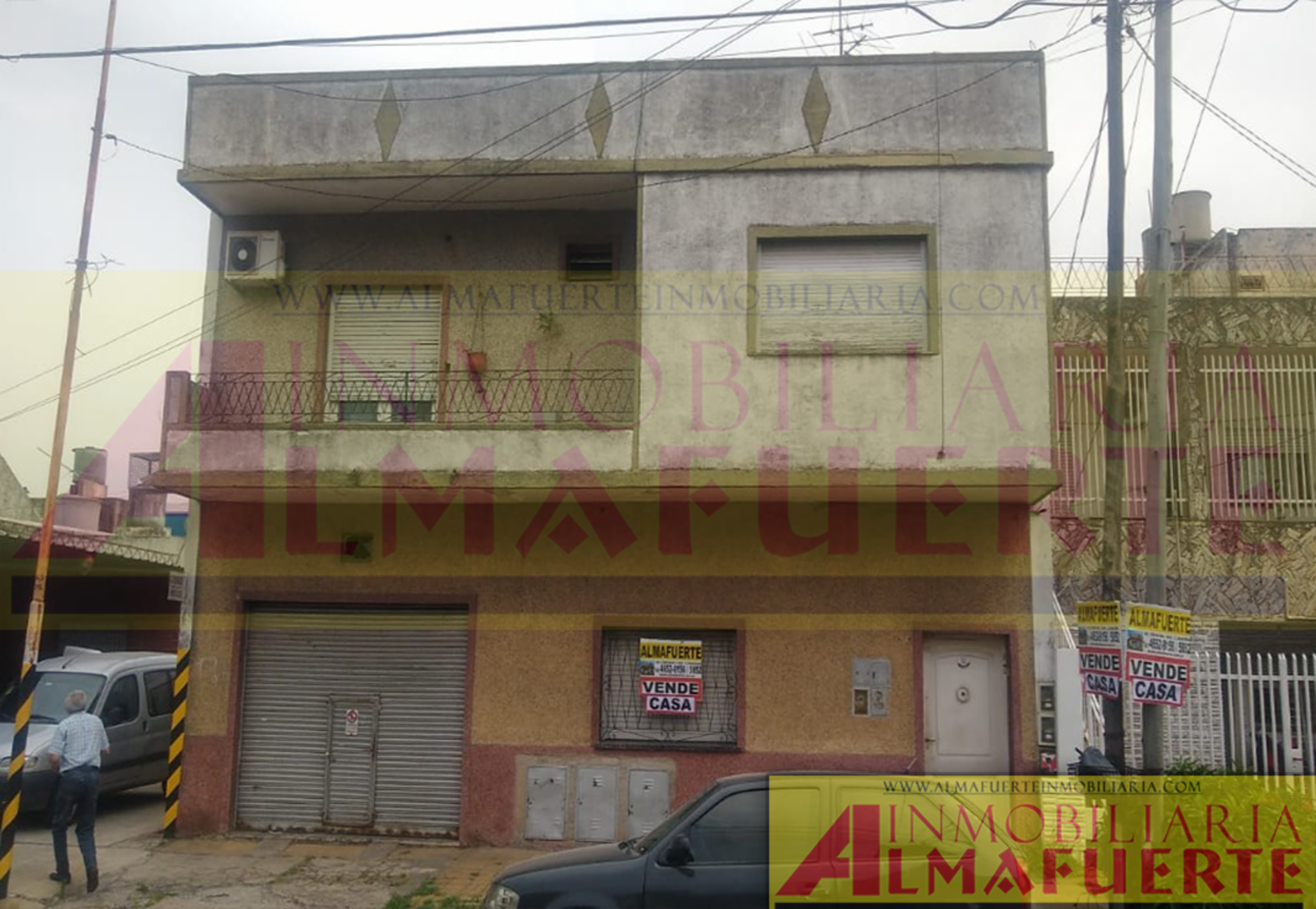 Vivienda de 2 plantas con balcon y terraza