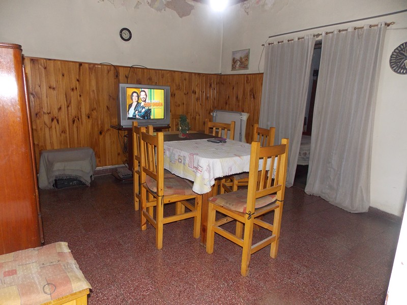 quirno costa 1300 · Lanús — foto 5