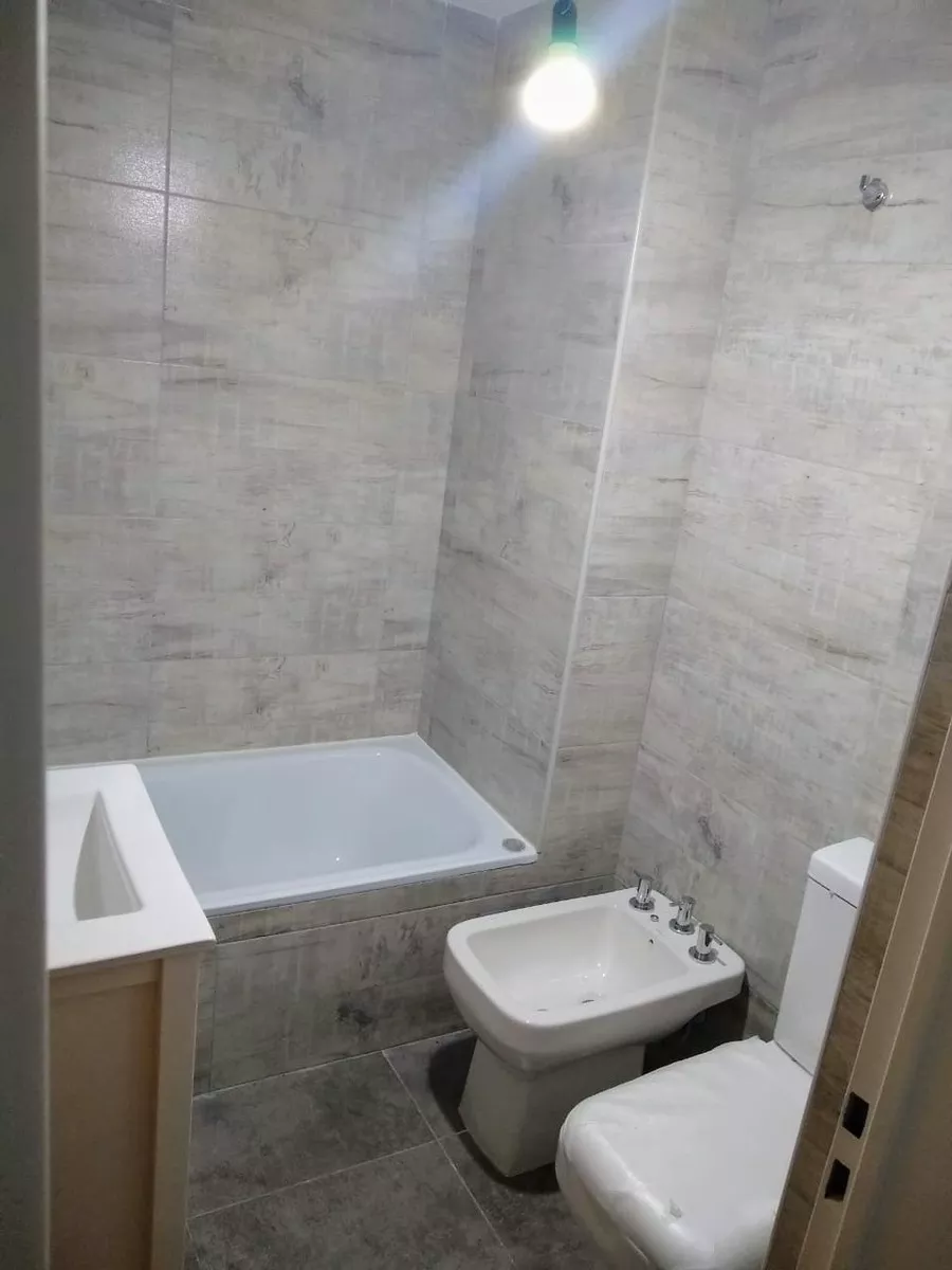 CARLOS PELLEGRINI 1300 · Morón — foto 3