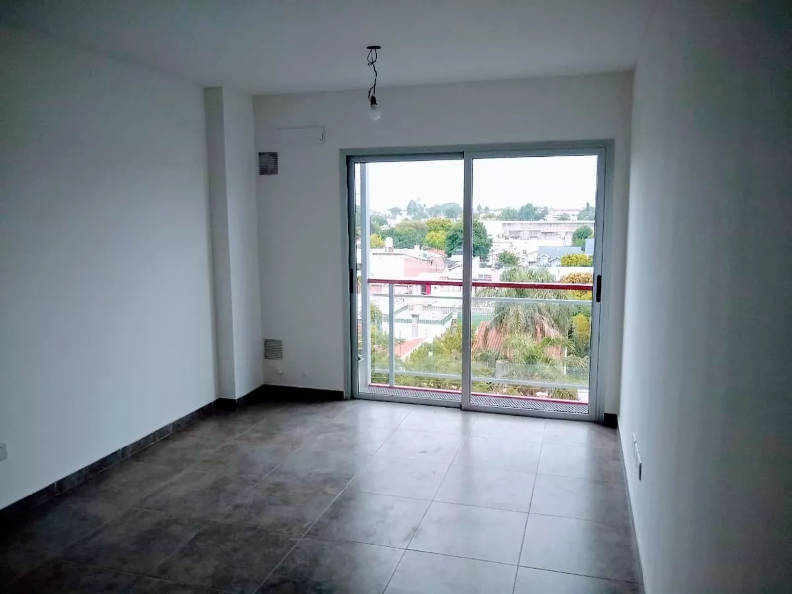 CARLOS PELLEGRINI 1300 · Morón — foto 5