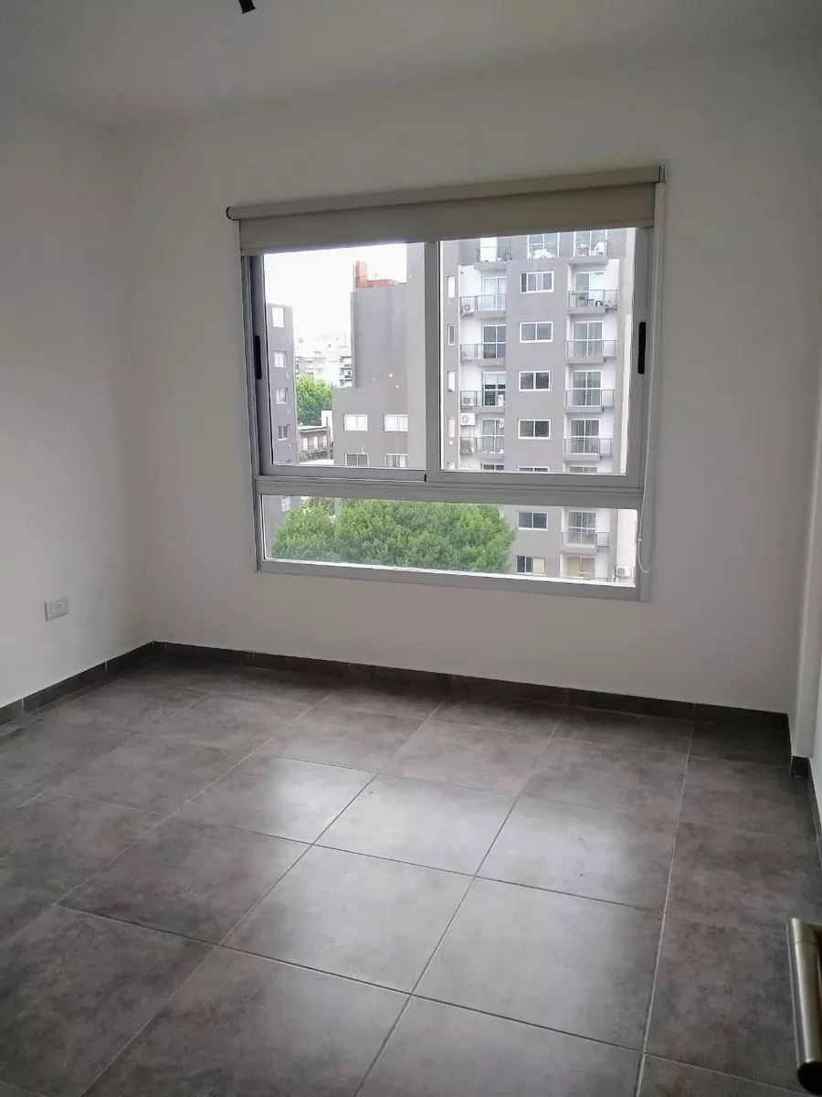 CARLOS PELLEGRINI 1300 · Morón — foto 6