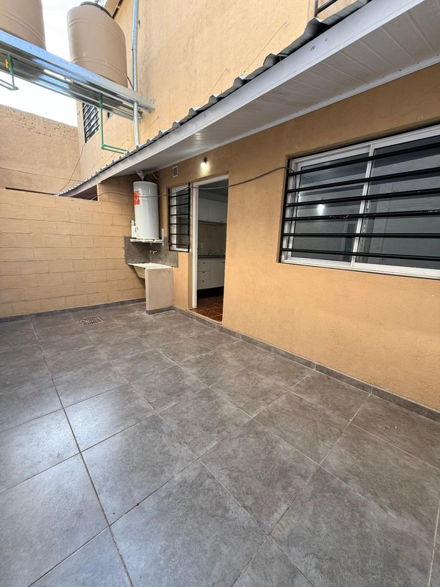 MAESTRA GONZALEZ DE HERCHT 1036 · Hurlingham — foto 19