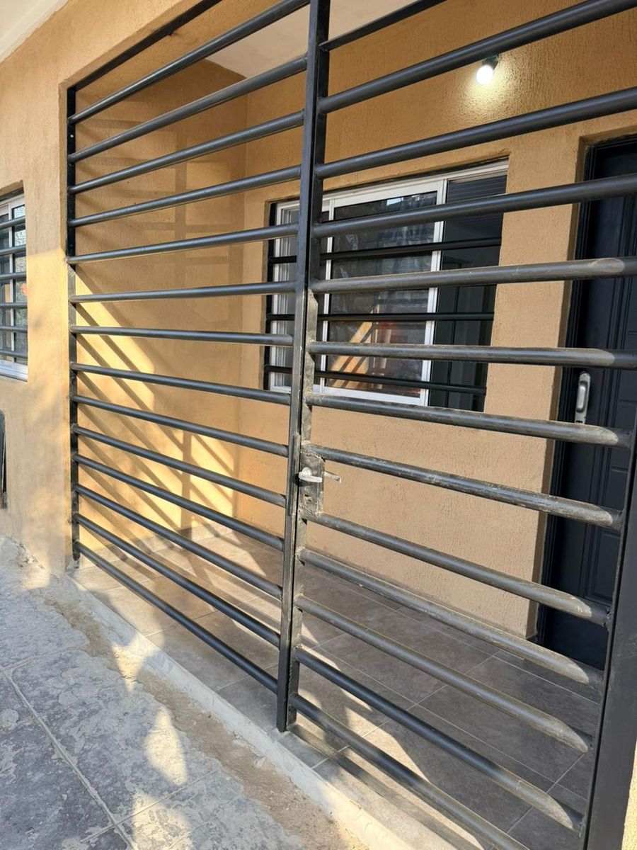 MAESTRA GONZALEZ DE HERCHT 1036 · Hurlingham — foto 3