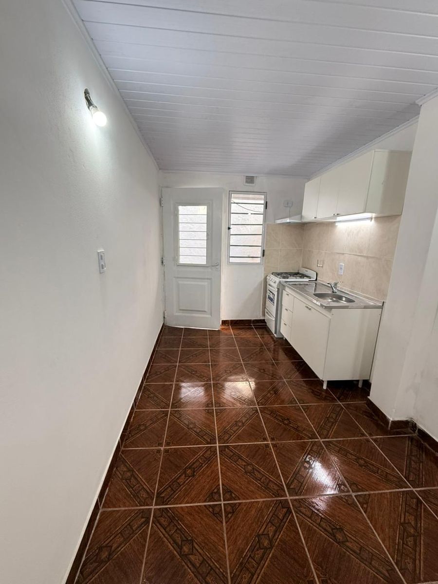 MAESTRA GONZALEZ DE HERCHT 1036 · Hurlingham — foto 4