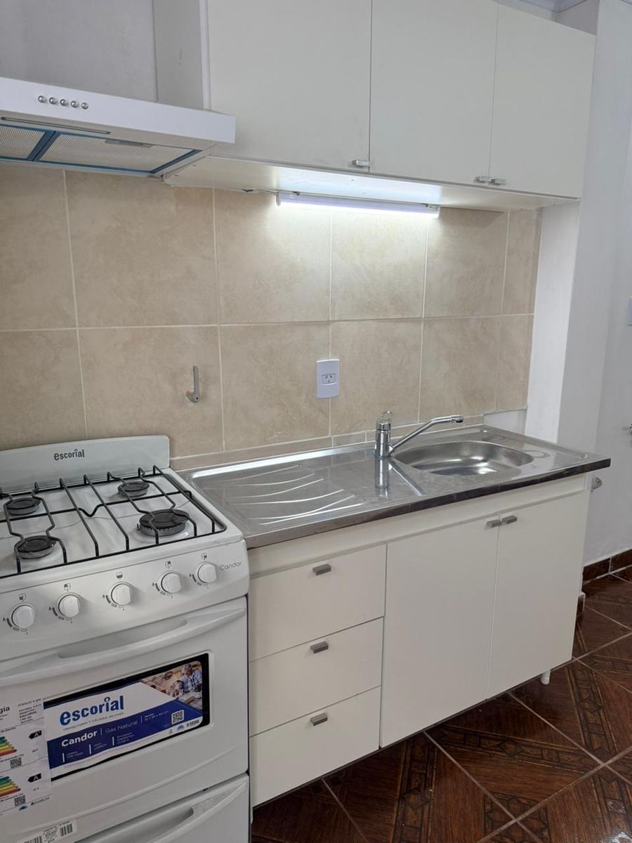 MAESTRA GONZALEZ DE HERCHT 1036 · Hurlingham — foto 7