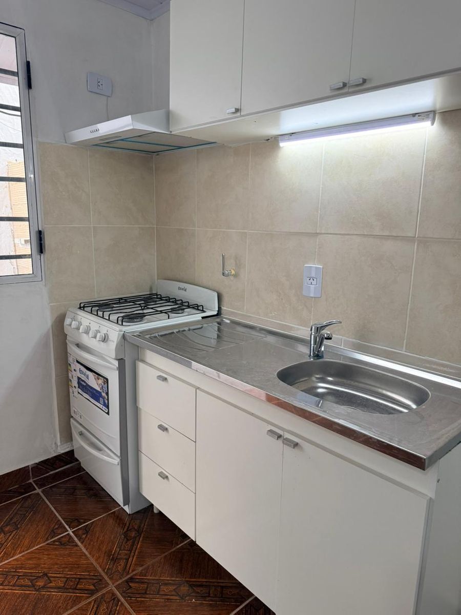 MAESTRA GONZALEZ DE HERCHT 1036 · Hurlingham — foto 8