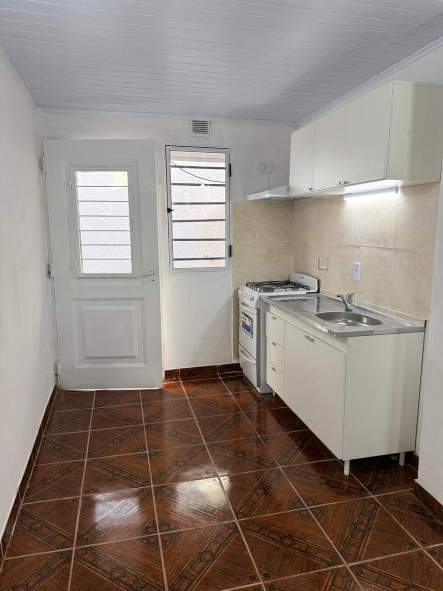 MAESTRA GONZALEZ DE HERCHT 1036 · Hurlingham — foto 9
