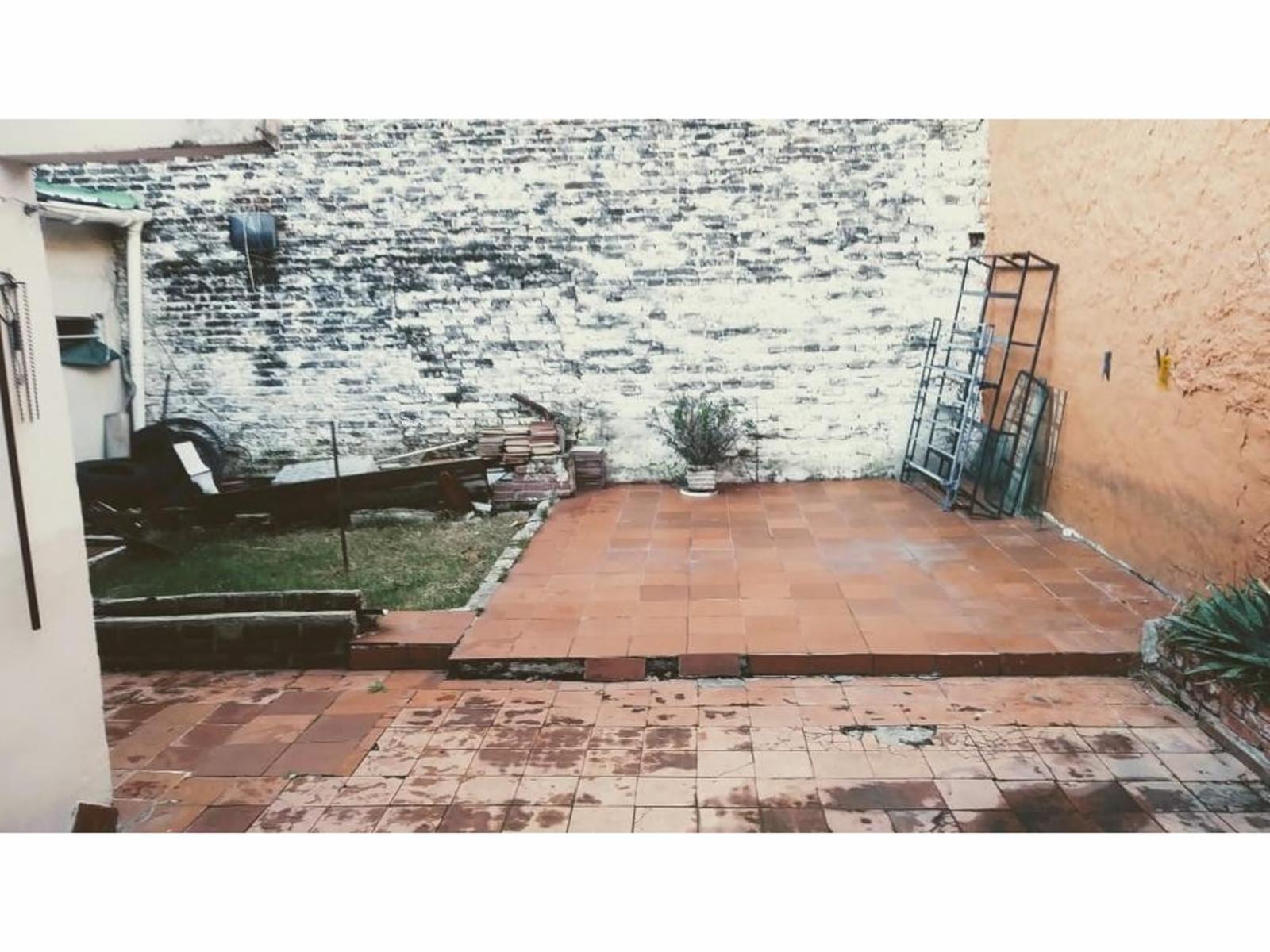 Almirante Brown 1628 · La Matanza — foto 7