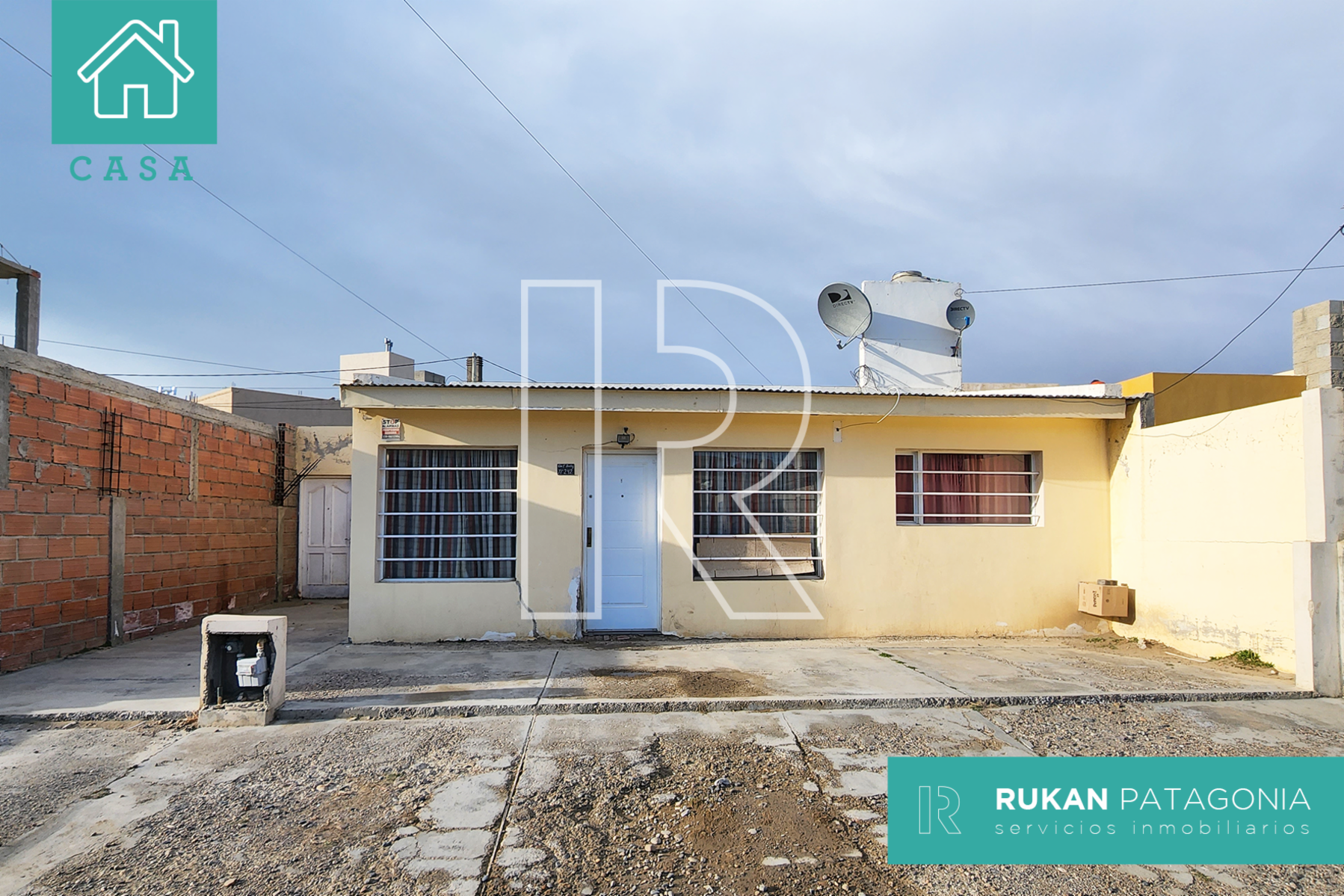 #VentaRUKAN | Casa de 3 Ambientes + 2 Departamentos | Barrio VISTA HERMOSA | Calle CABO 1º BENITEZ | Caleta Olivia.-