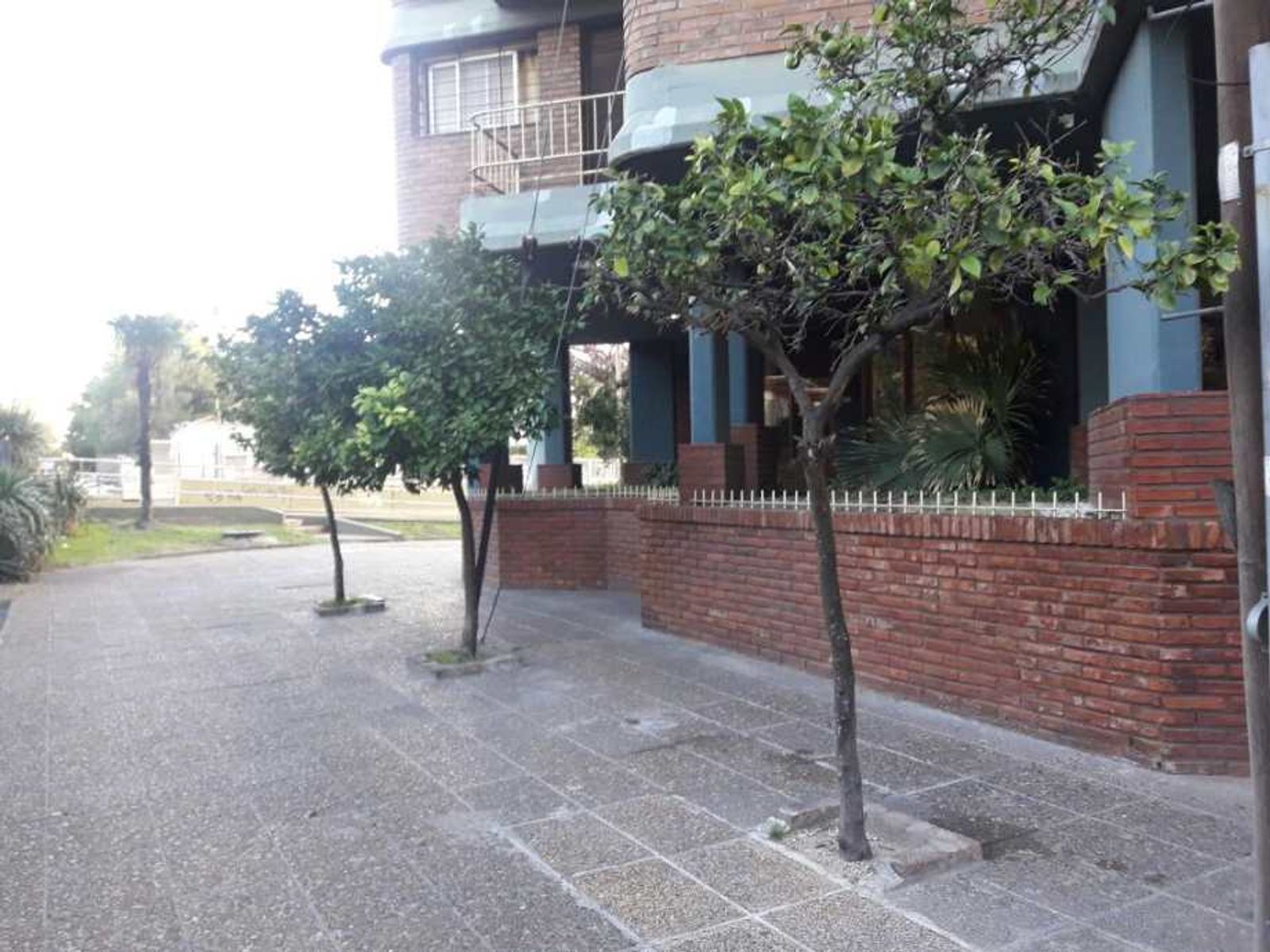 Int. Grant 12 · Morón — foto 3