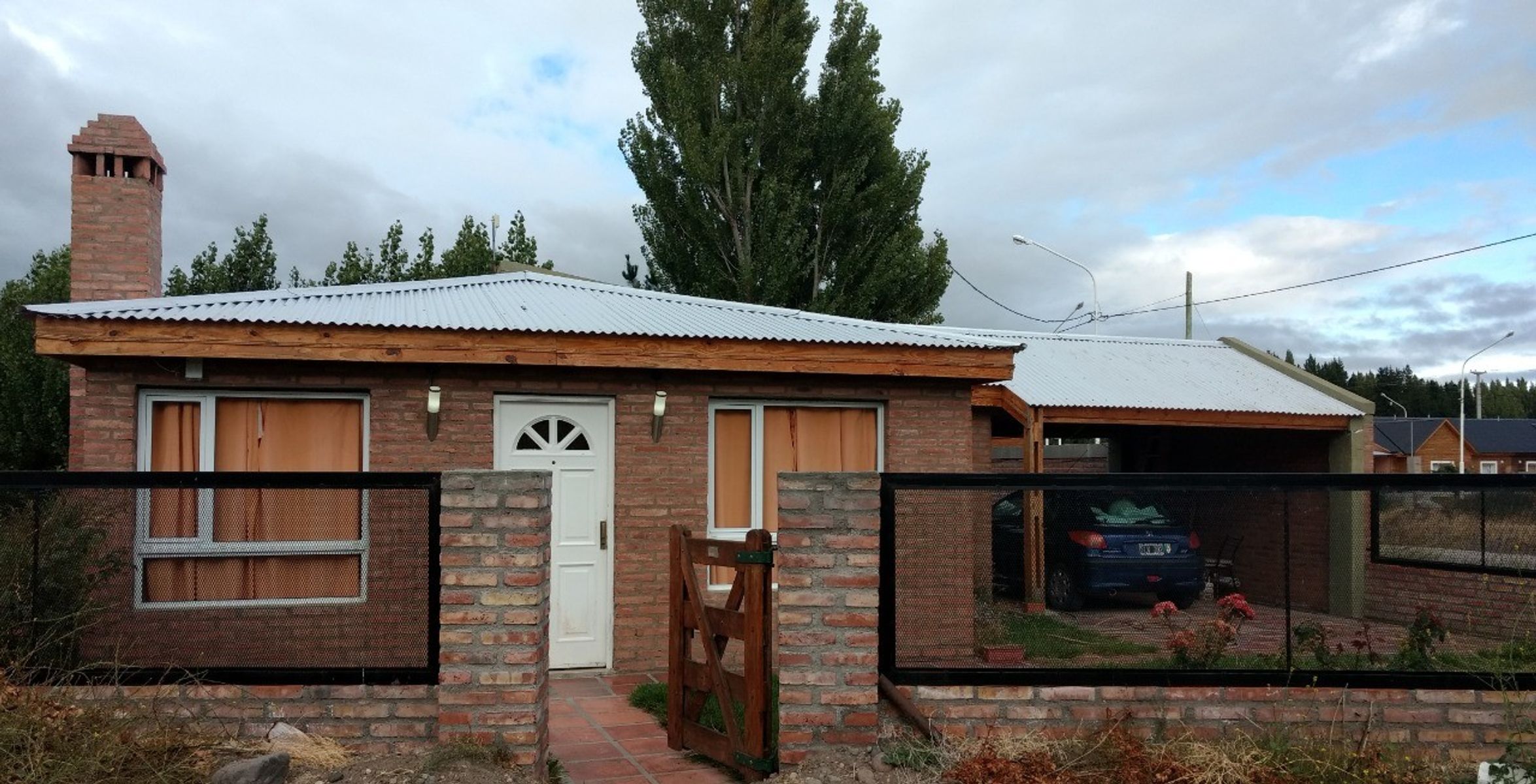 CASA EN LOS ANTIGUOS, SANTA CRUZ