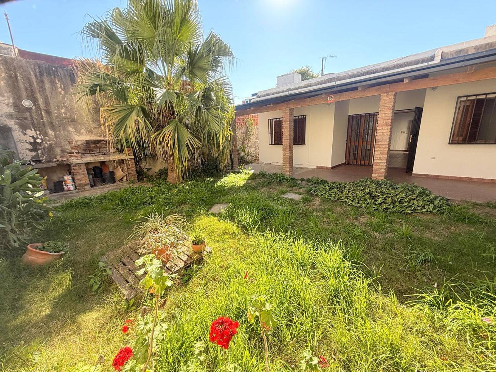EN VENTA INTERNO CON COCHERA EN ZONA SUR