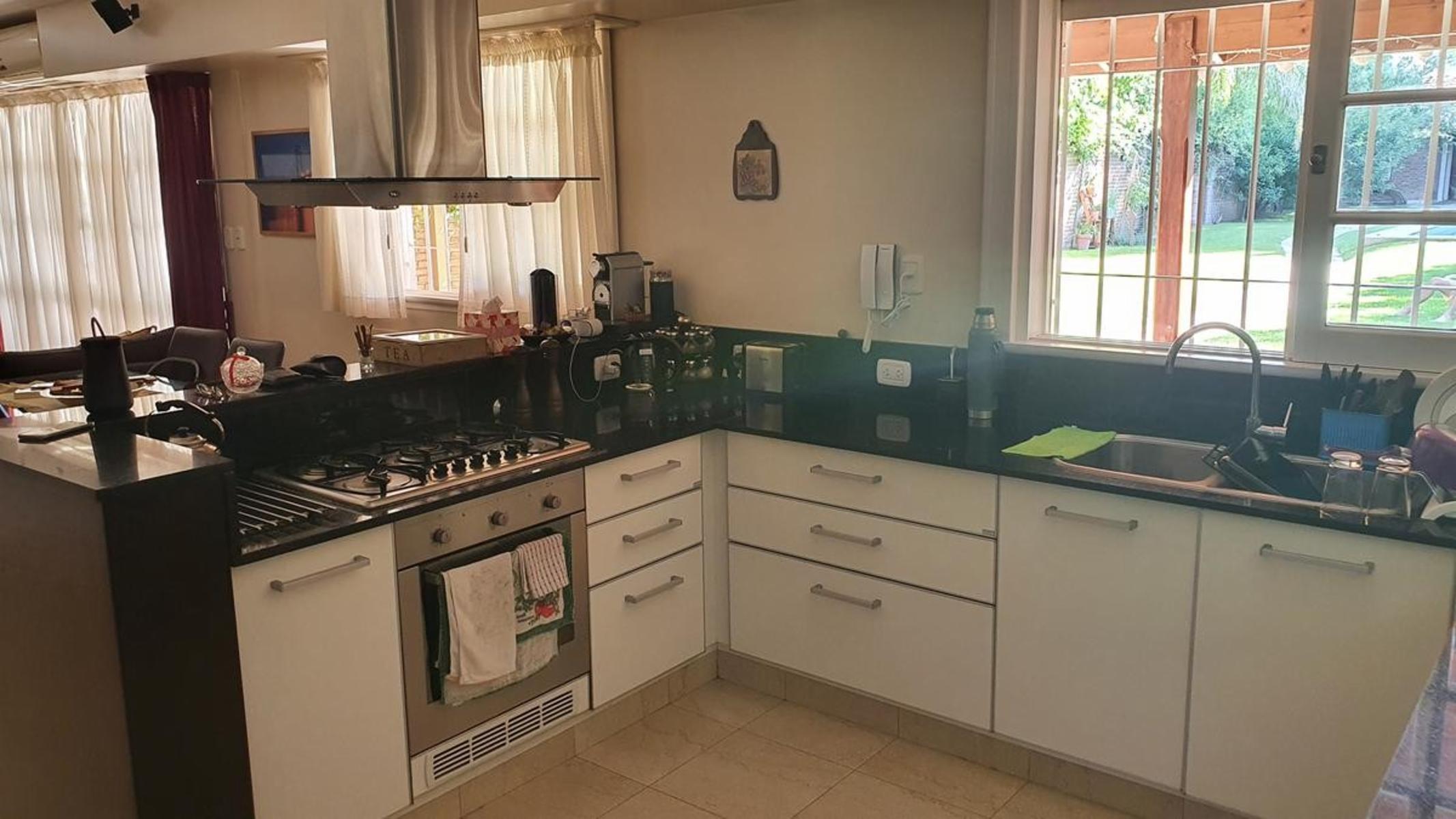 Avenida Espora 370 · Almirante Brown — foto 12
