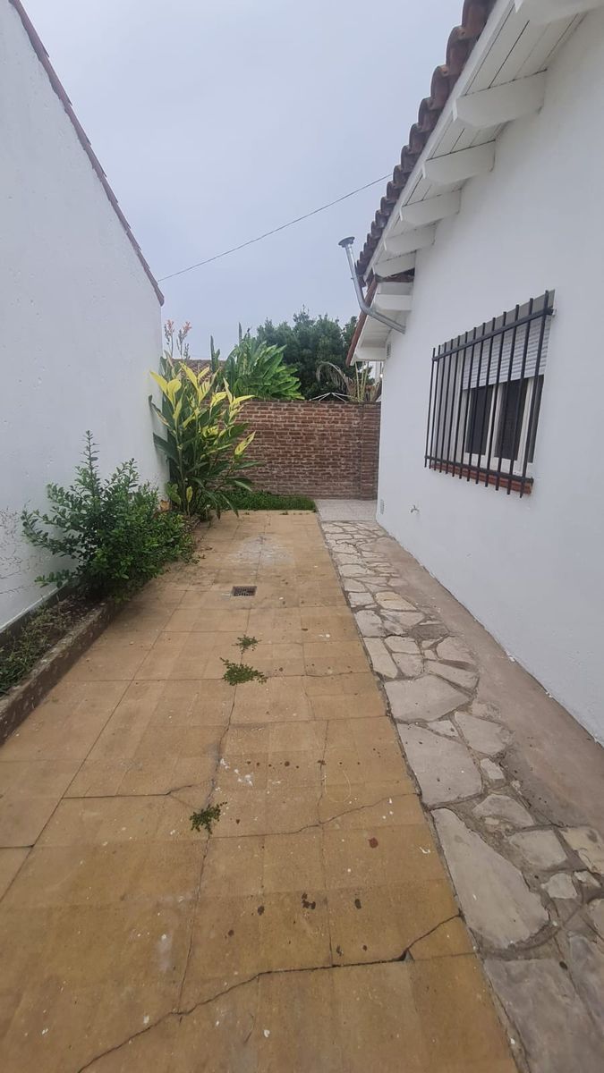 EXCELENTE CHALET RECICLADO A NUEVO DE 3 AMBIENTES EN BARRIO MARINA. APTO CREDITO
