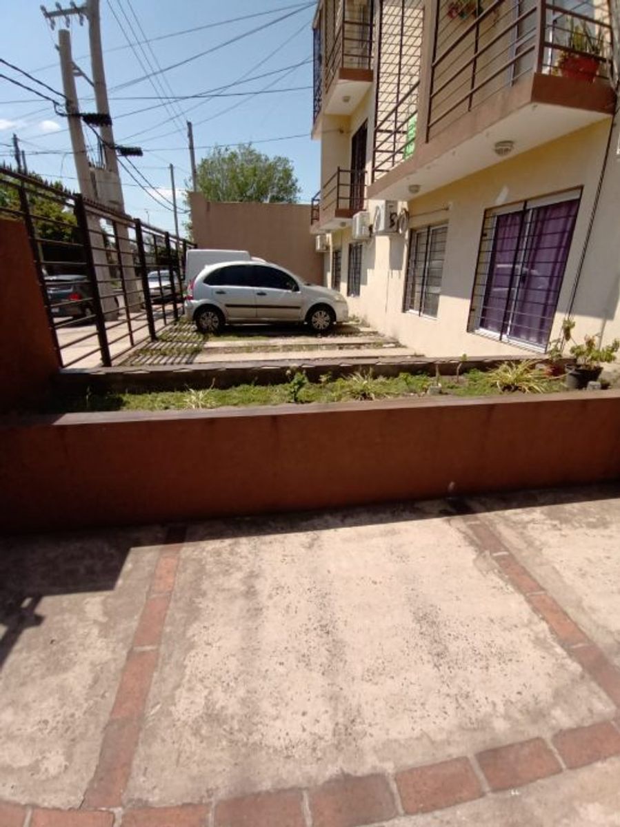 Antonio Aberastain 553 PB · Morón — foto 3
