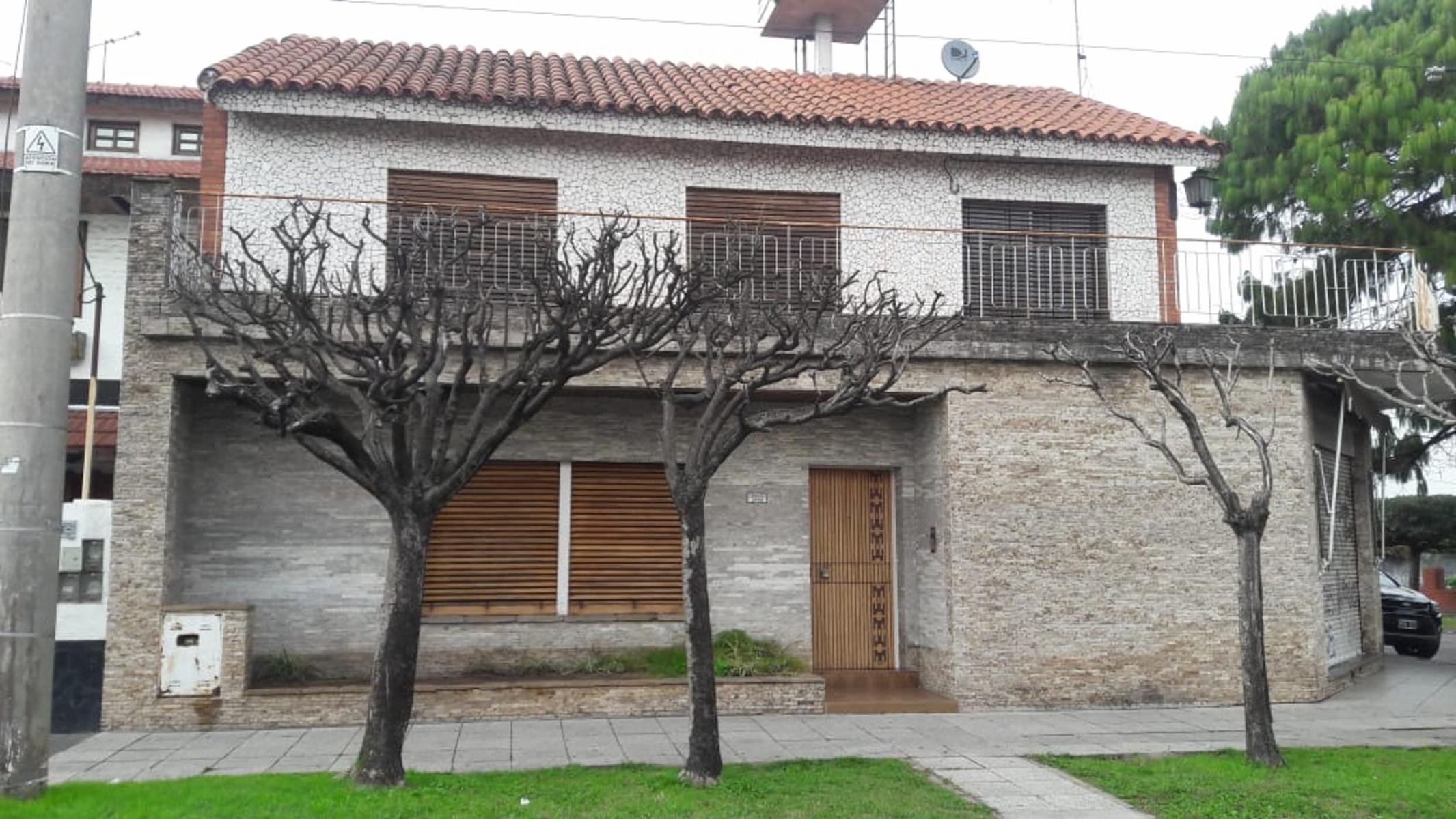 Vendo hermosa propiedad en Villa Luzuriaga