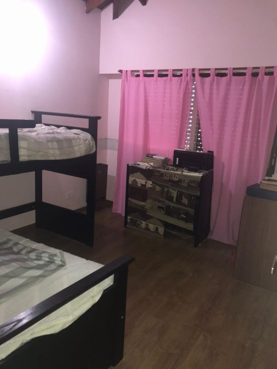 VENDO Chalet 5 amb c/fondo libre s/lote 10 x 45 Quincho Fondo libre Garaje 2 autos