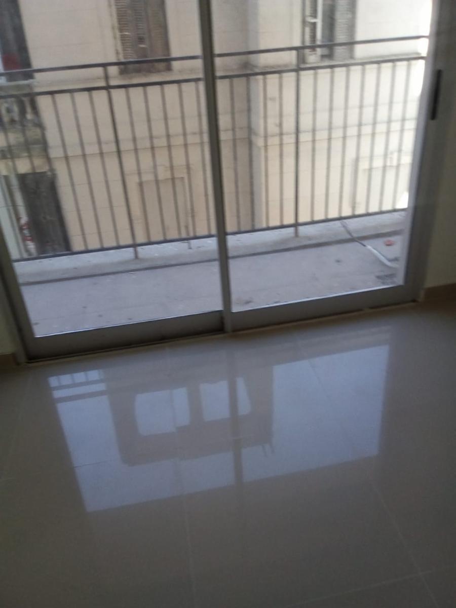 CASTRO BARROS · Quilmes — foto 8