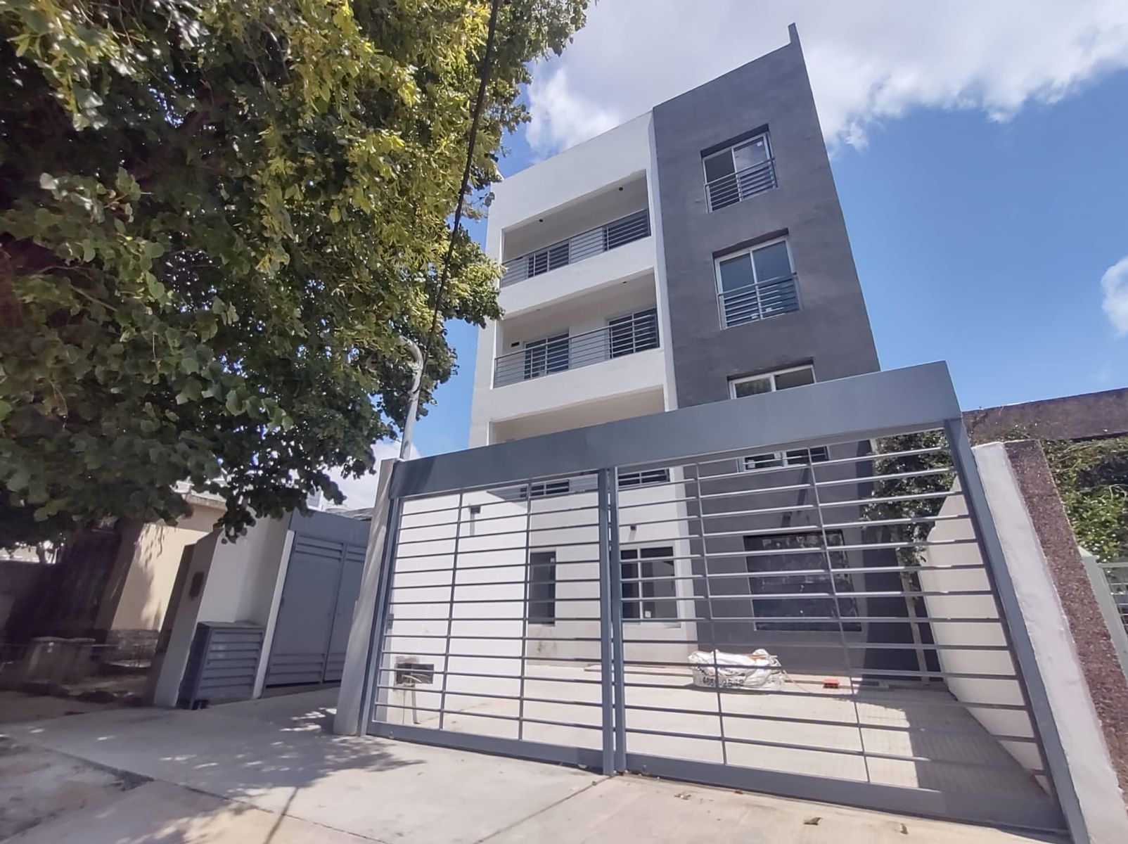 Depto 3 Amb PB A ESTRENAR con fondo propio Villa Luzuriaga