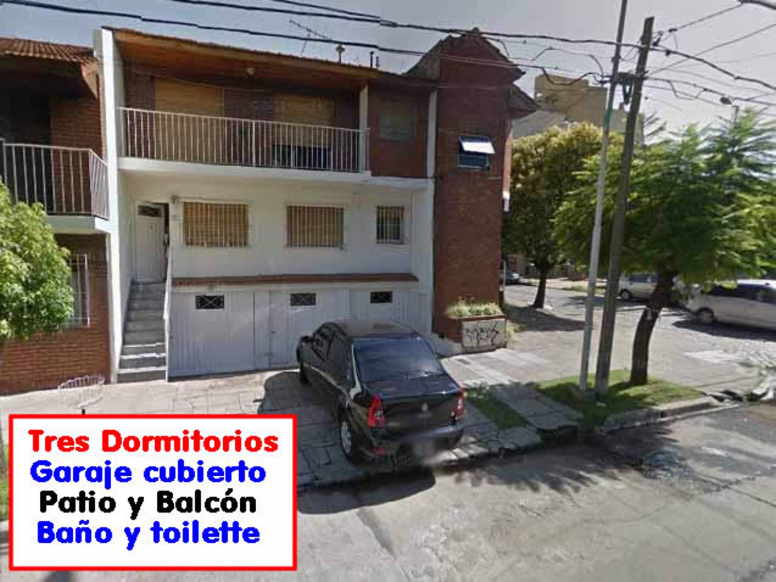 V664 Moron duplex 5 amb. con cochera.