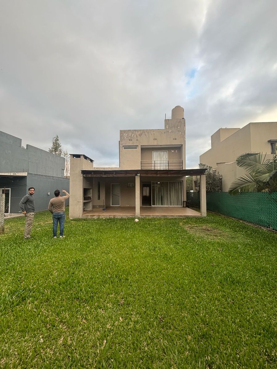 Barrio Cevil 1-Mz J-Casa 15 · Yerba Buena — foto 3