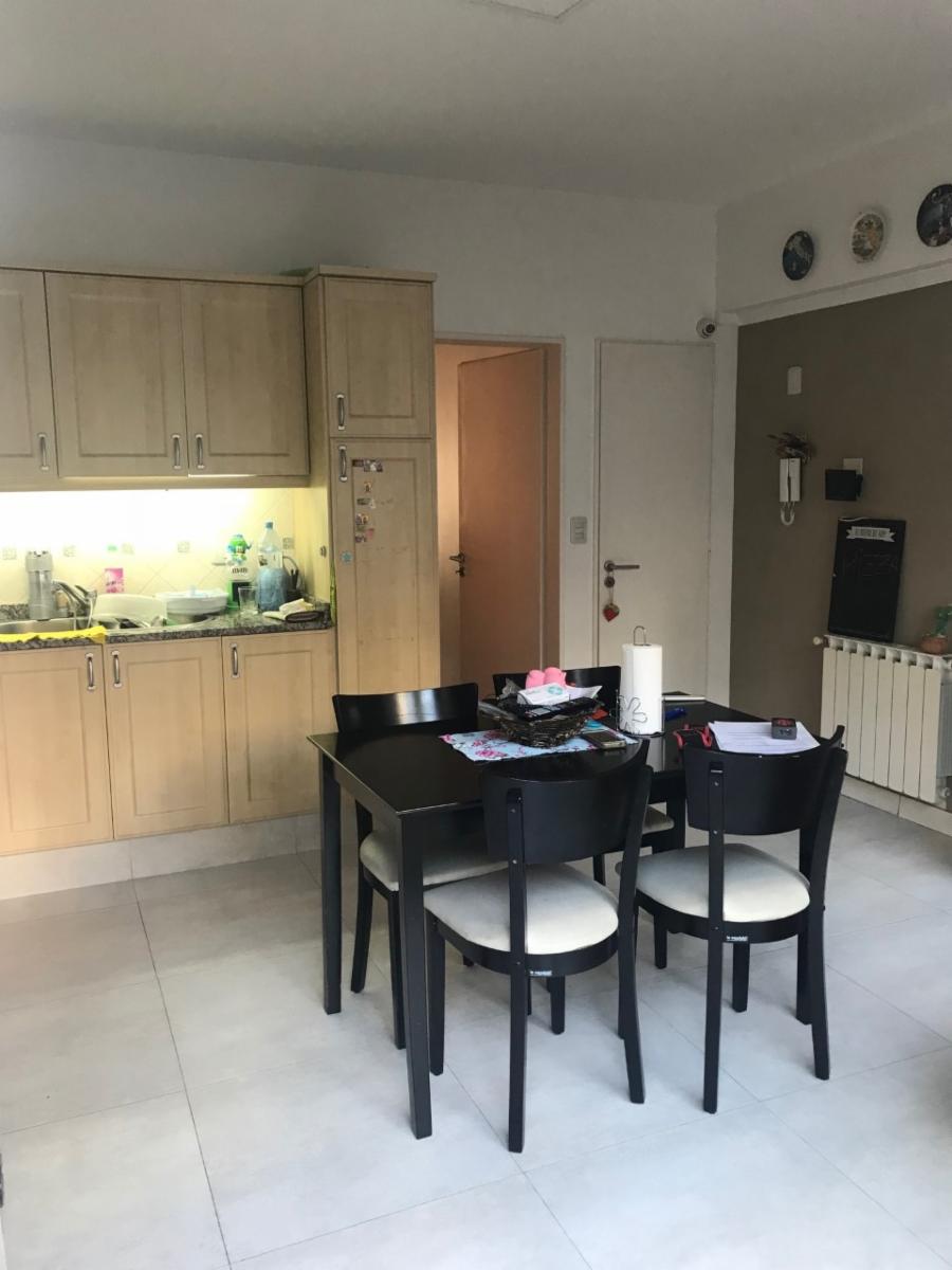 RAMON L FALCON 6100 · Villa Luro — foto 3