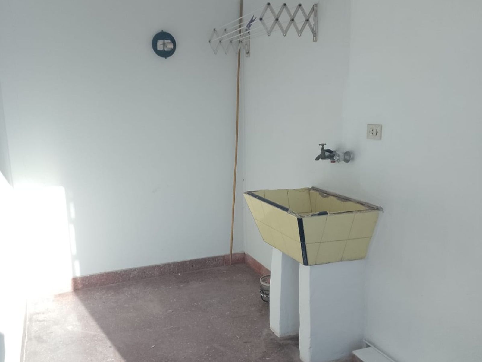 Ramon Falcon 1907 · Morón — foto 11