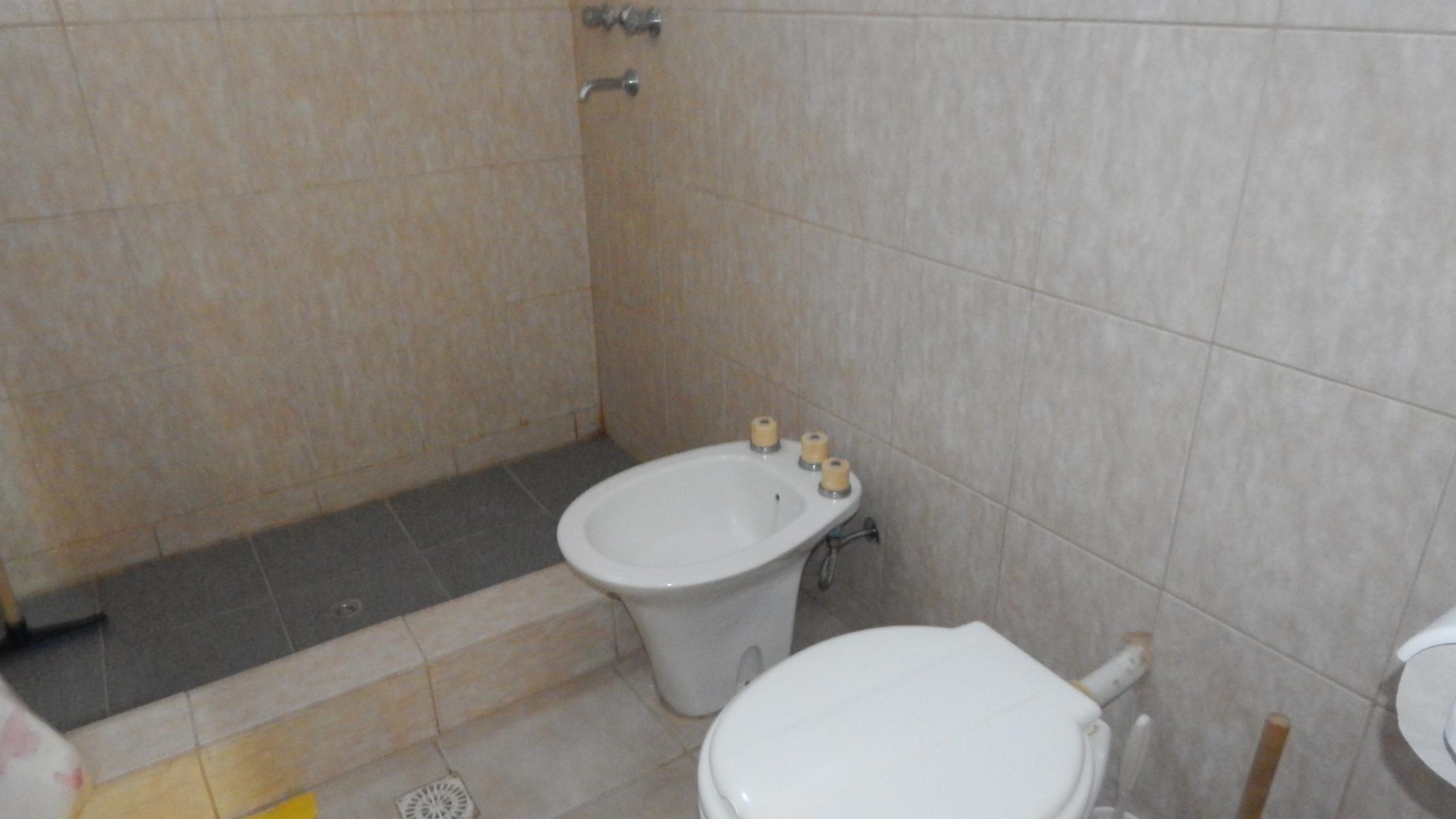 2 de Abril N° 1700 · Colón — foto 10