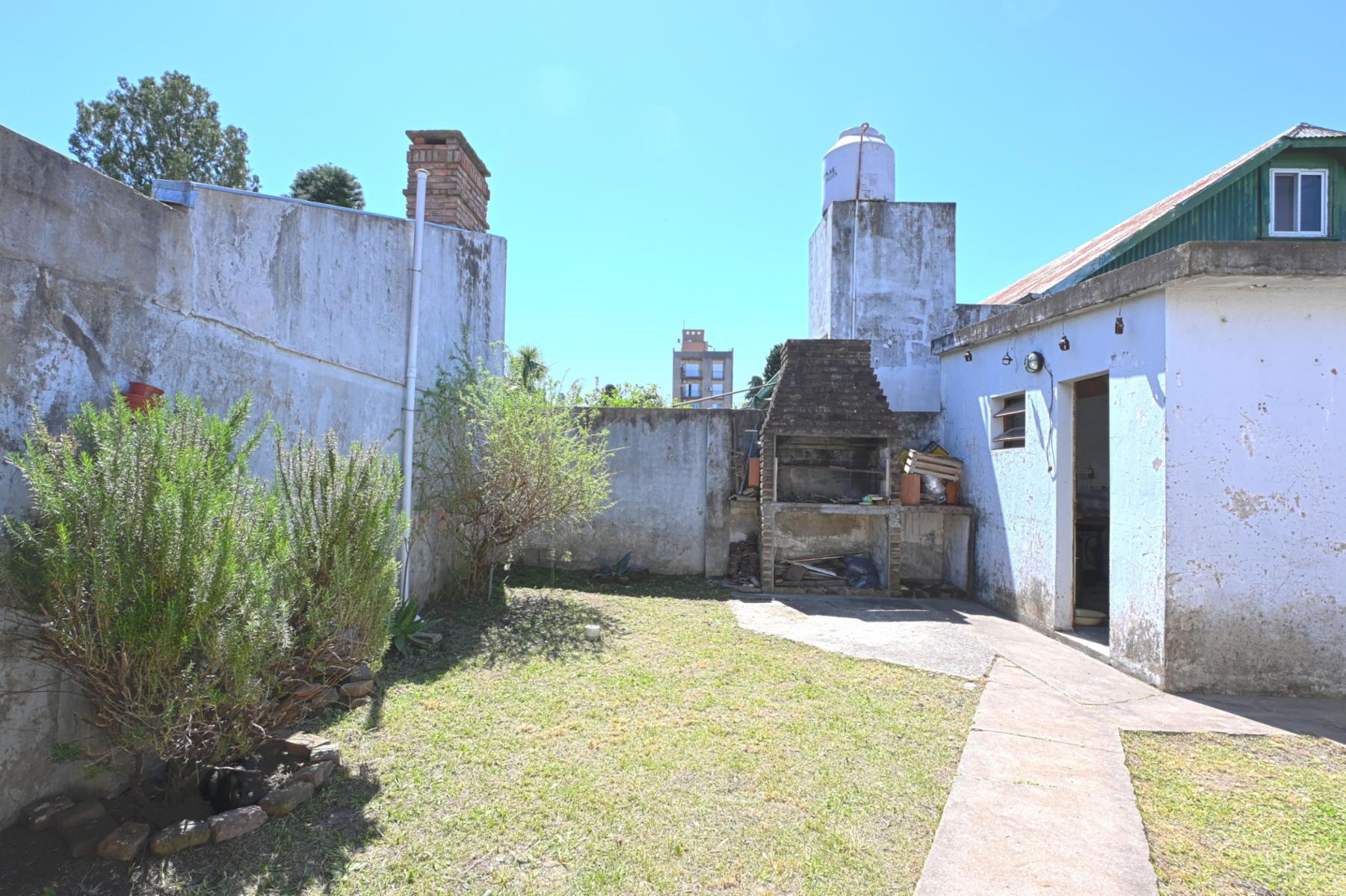 Venta Ph 3 Ambientes Con Patio Y Parrilla Al Fondo En El Palomar