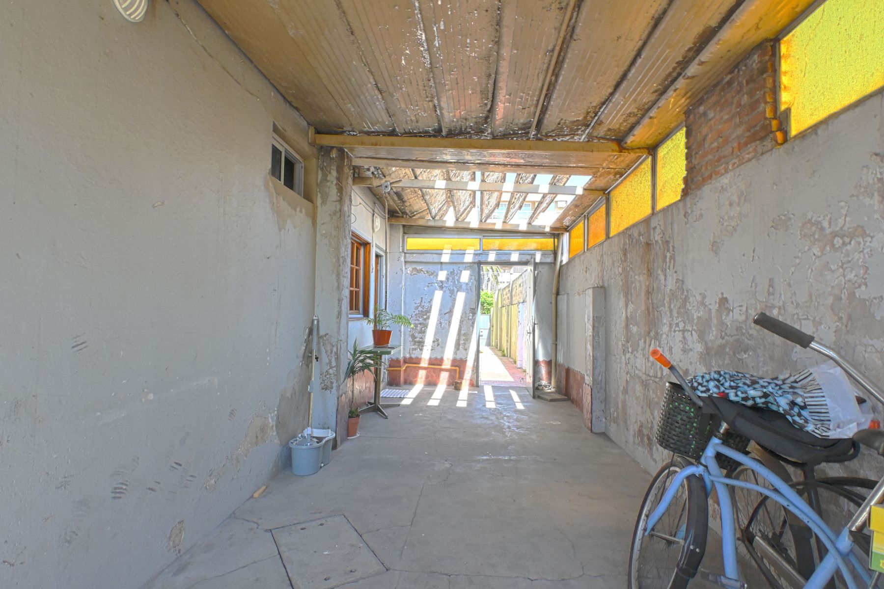 Galán 539 · Morón — foto 3