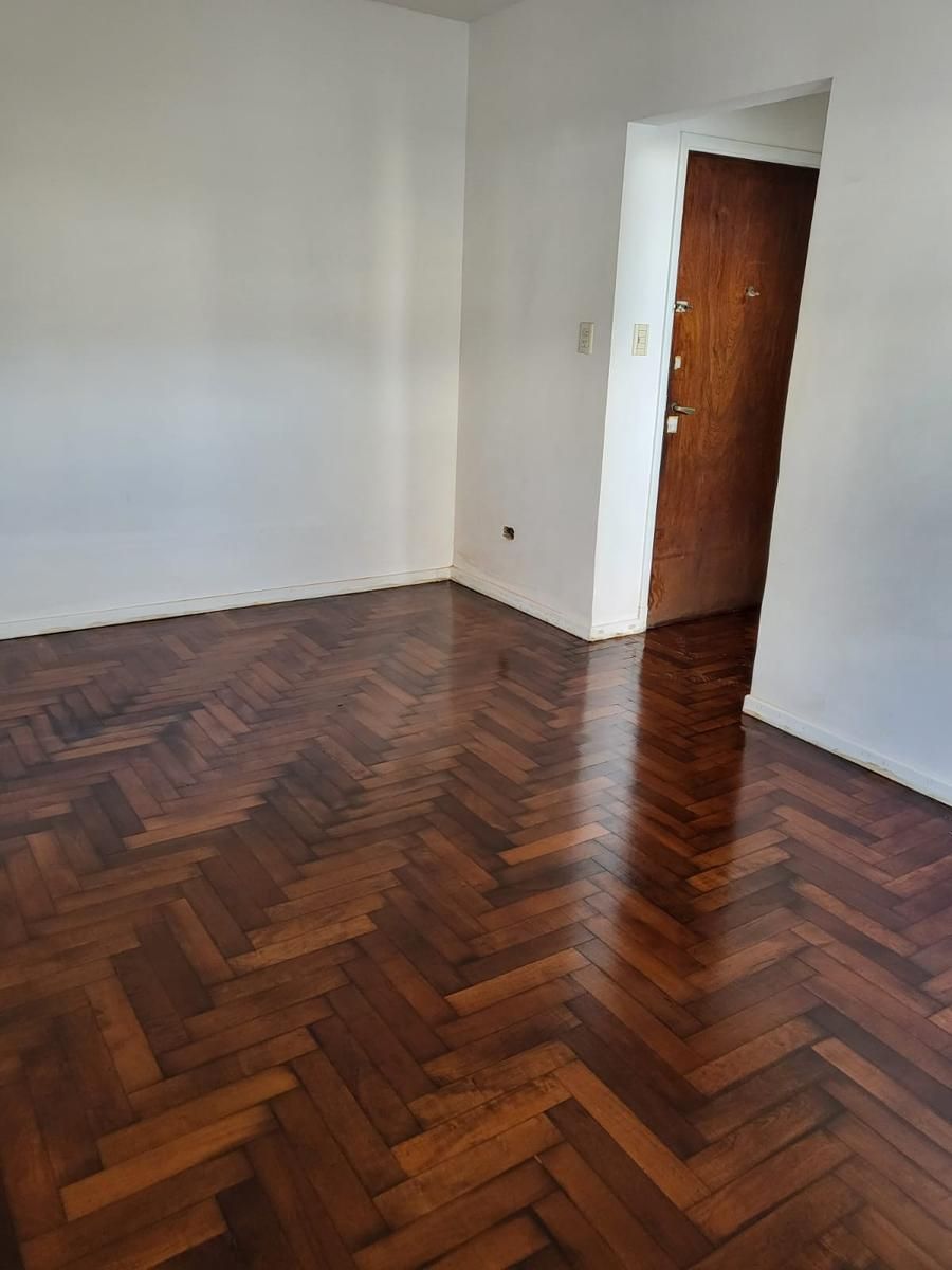 LUIS SAENZ PEÑA 1800 · Constitución — foto 3